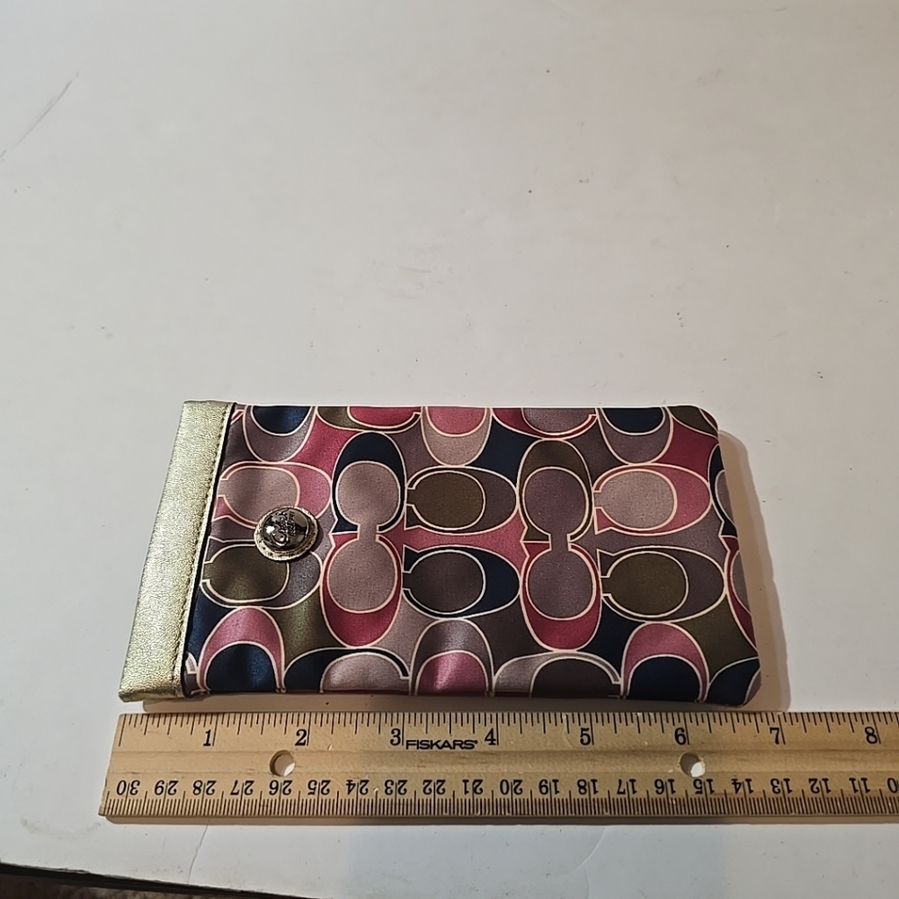 Coach Gallery Scarf Print Sunglass Case + Double Foldable Mirror Set - Picture 7 of 9